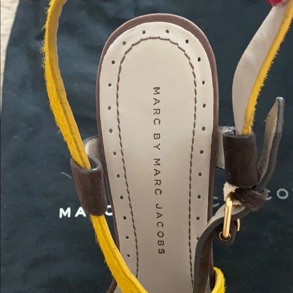 🎉HP🎉 Designer Pumps! - Picture 3 of 9